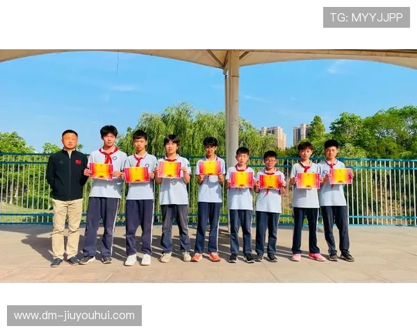 以taele足球服彰显团队精神与运动激情打造独特球场时尚风采 以taele足球服彰显团队精神与运动激情打造独特球场时尚风采